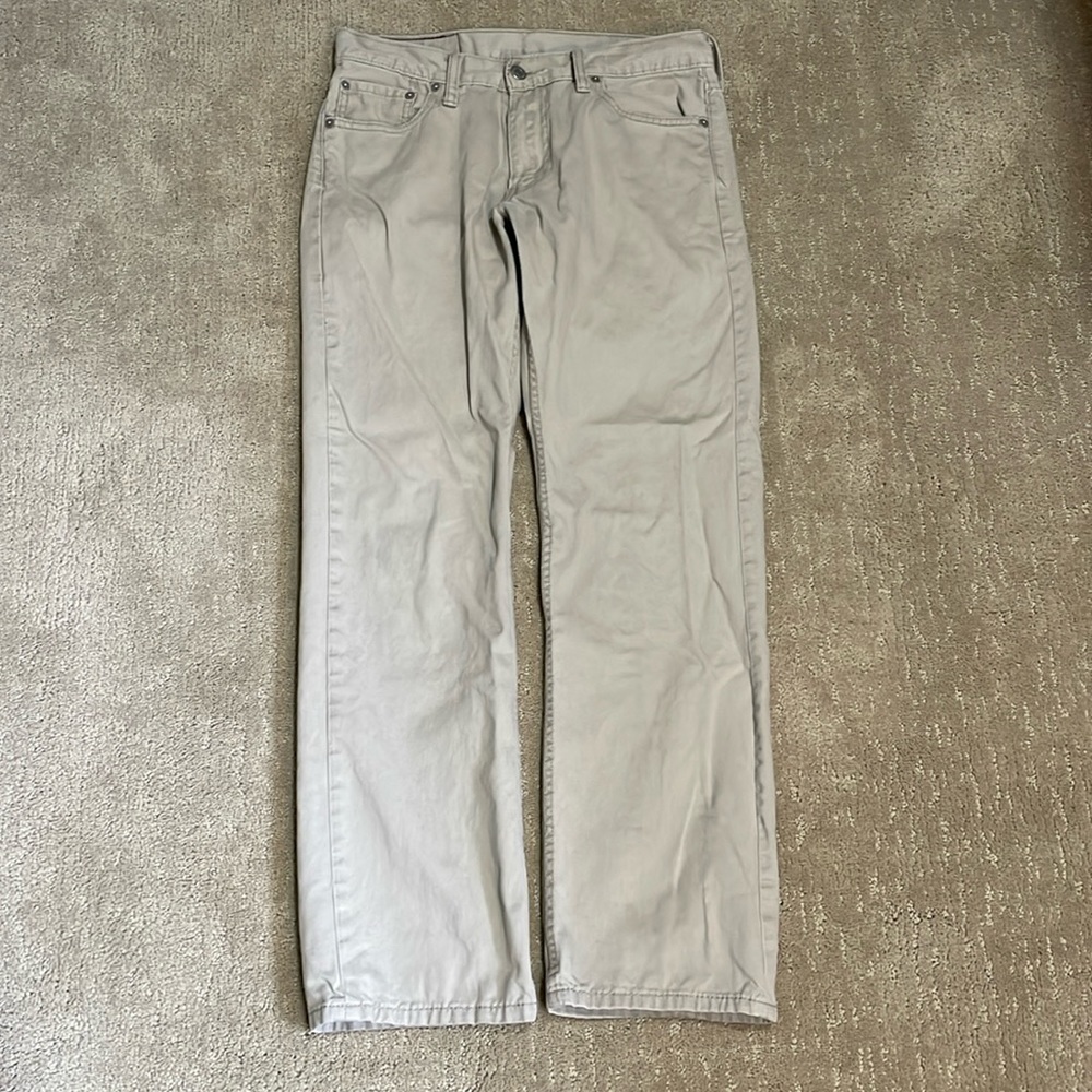 Levi’s 514 Khaki Jeans